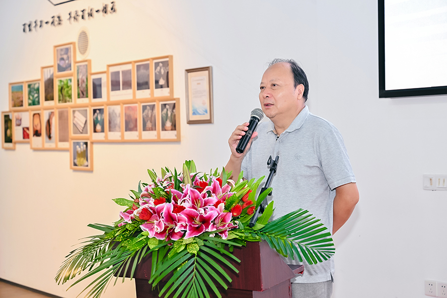 3、中国美术家协会理事、福建省美术家协会副主席 赵胜利在开幕式上致辞.jpg