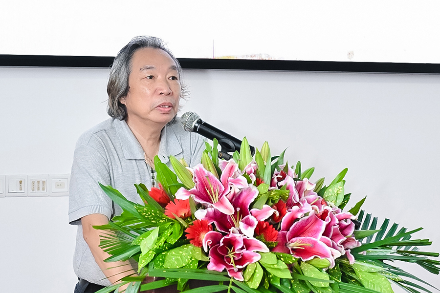 3、中国美术家协会漆画艺术委员会主任、厦门市美术家协会主席陈金华在开幕式上致辞.jpg